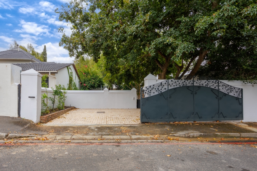 3 Bedroom Property for Sale in Hoog En Droog Western Cape